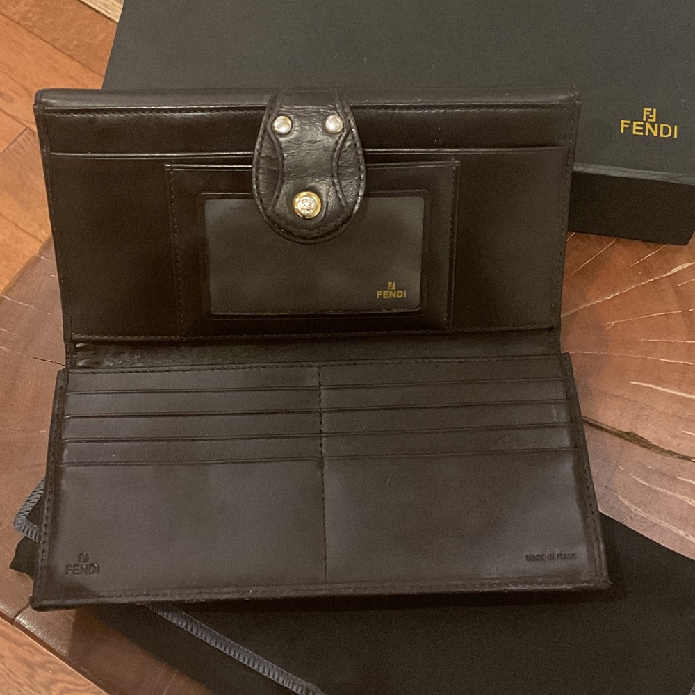 Fendi Zucca Wallet Italy - Picture 9 of 11